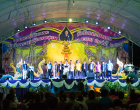 ชักพระชะอวด