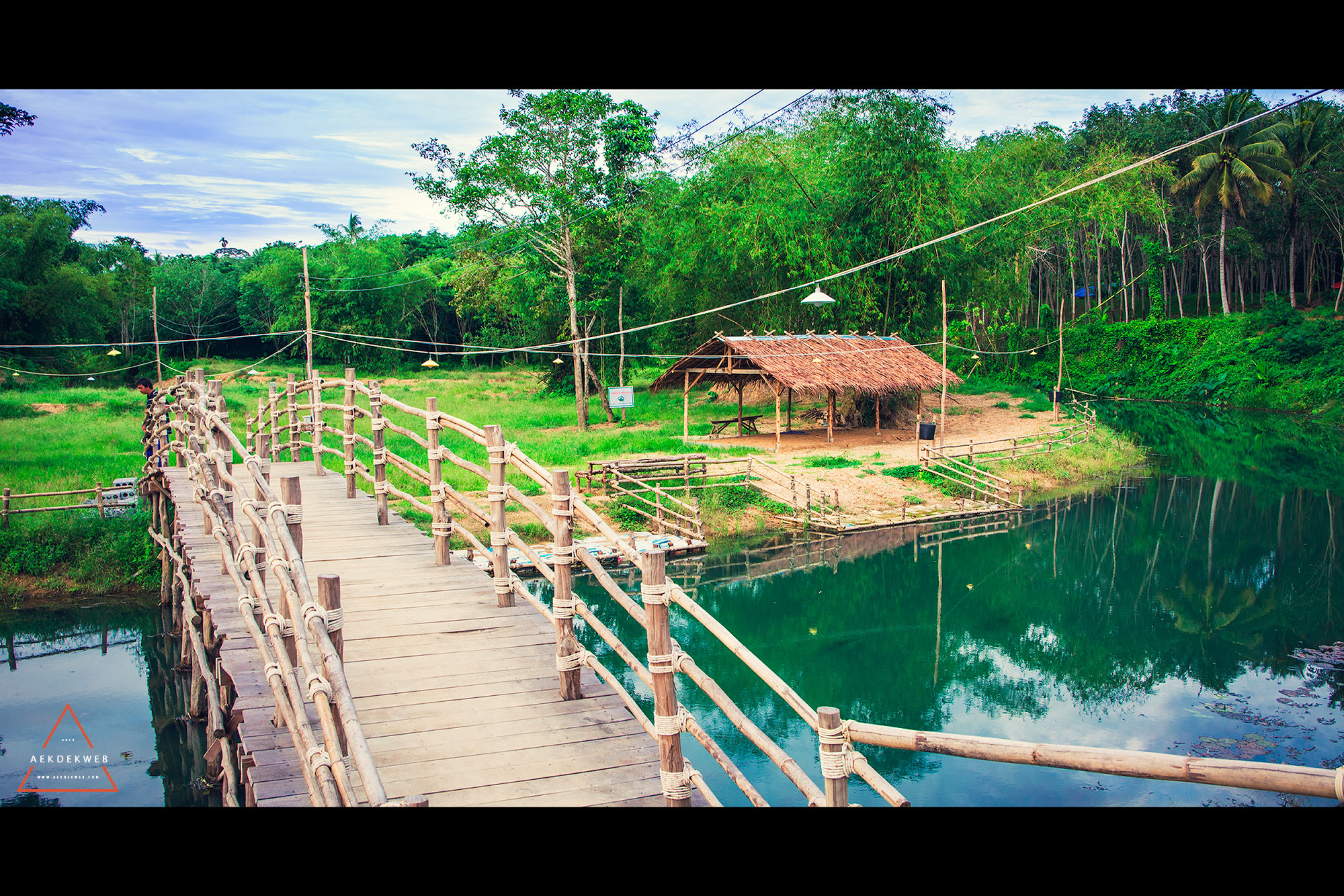 ตลาดน้ำชุมชนบ้านไม้เสียบ
