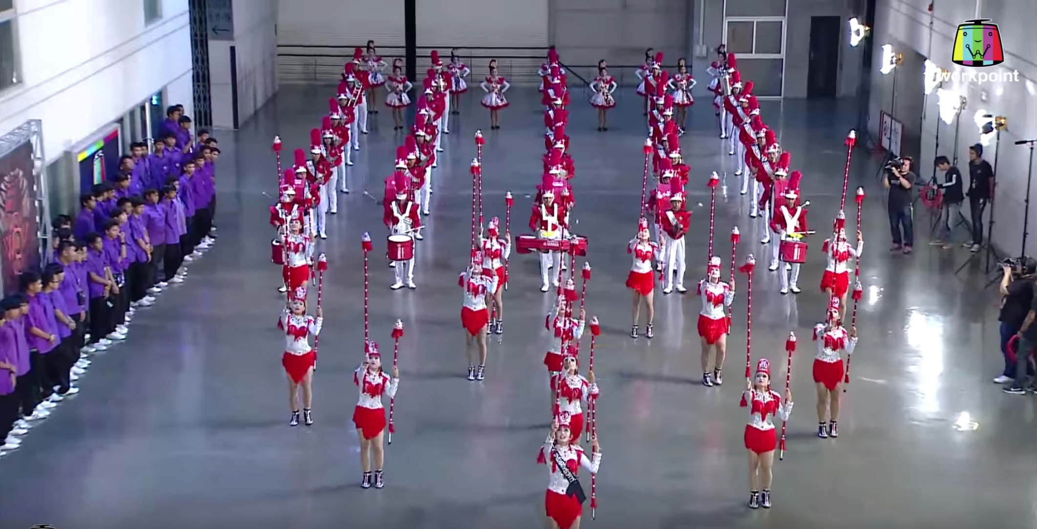 กองทัพดรัมเมเยอร์และวงโยธวาทิตชะอวดวิทยาคาร